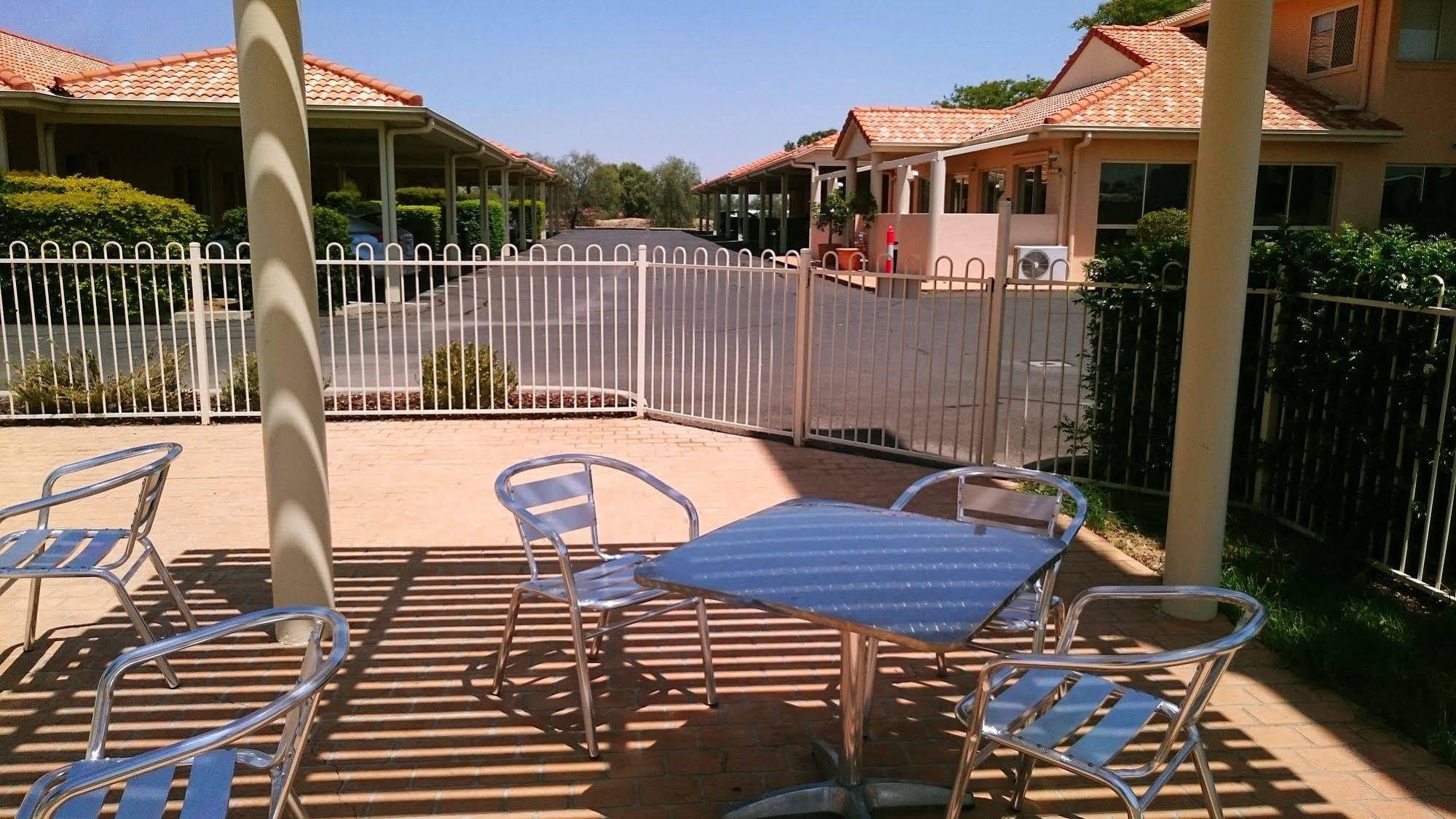 Country Roads Motor Inn Goondiwindi Exterior foto